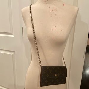 Heavy metal gunmetal colored crossbody/waistbag converter chain